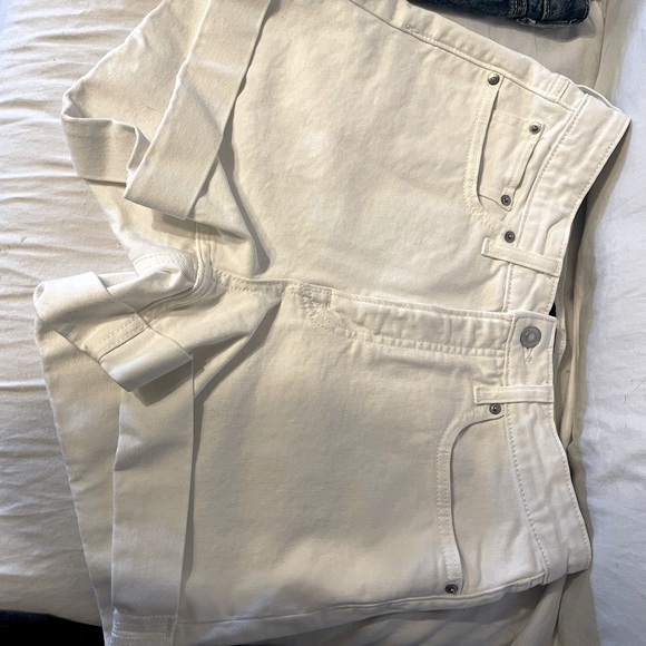 Women’s jean shorts - Picture 8 of 9